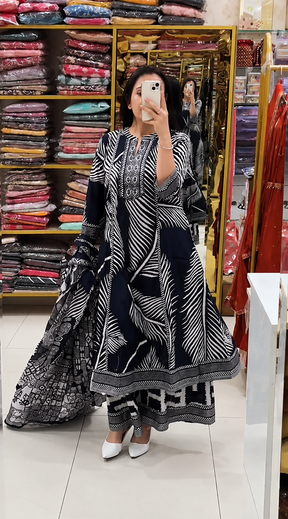 Black Gawon Dress - Image 4